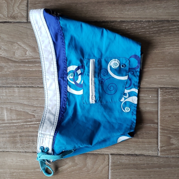 Body Glove board shorts - Picture 3 of 3